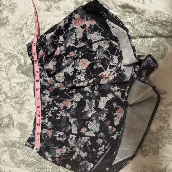 lululemon sz 8 Women's Hotty Hot Shorts Spring Bloom Multi Black running tennis - Picture 6 of 14